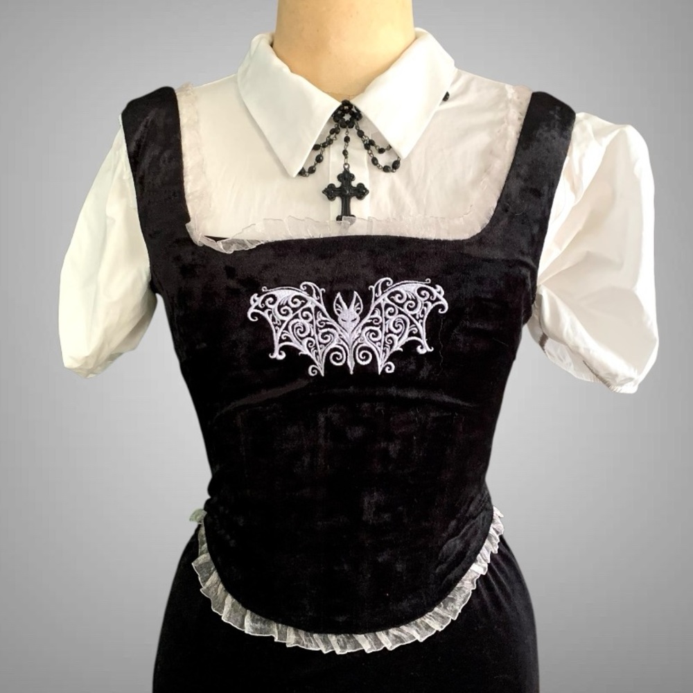 NWT velveteen corset top embroidered bat front/ruffle trim, Victorian gothic XXS